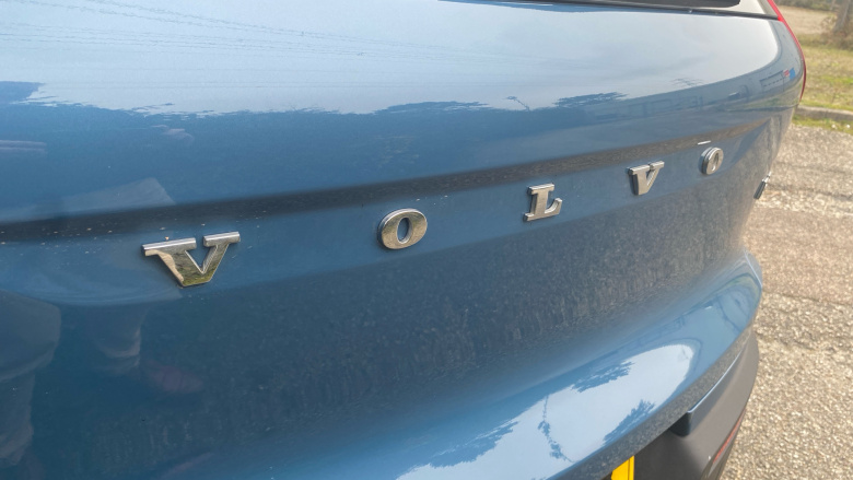 Volvo XC40 2.0 B3P Plus Dark 5dr Auto Petrol Estate